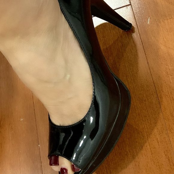 KSTUDIO platform and heels ladies shoes. Shinning black color. Size 9 - Picture 1 of 4